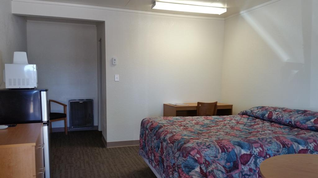 Budget Host Inn Fort Collins Exterior photo